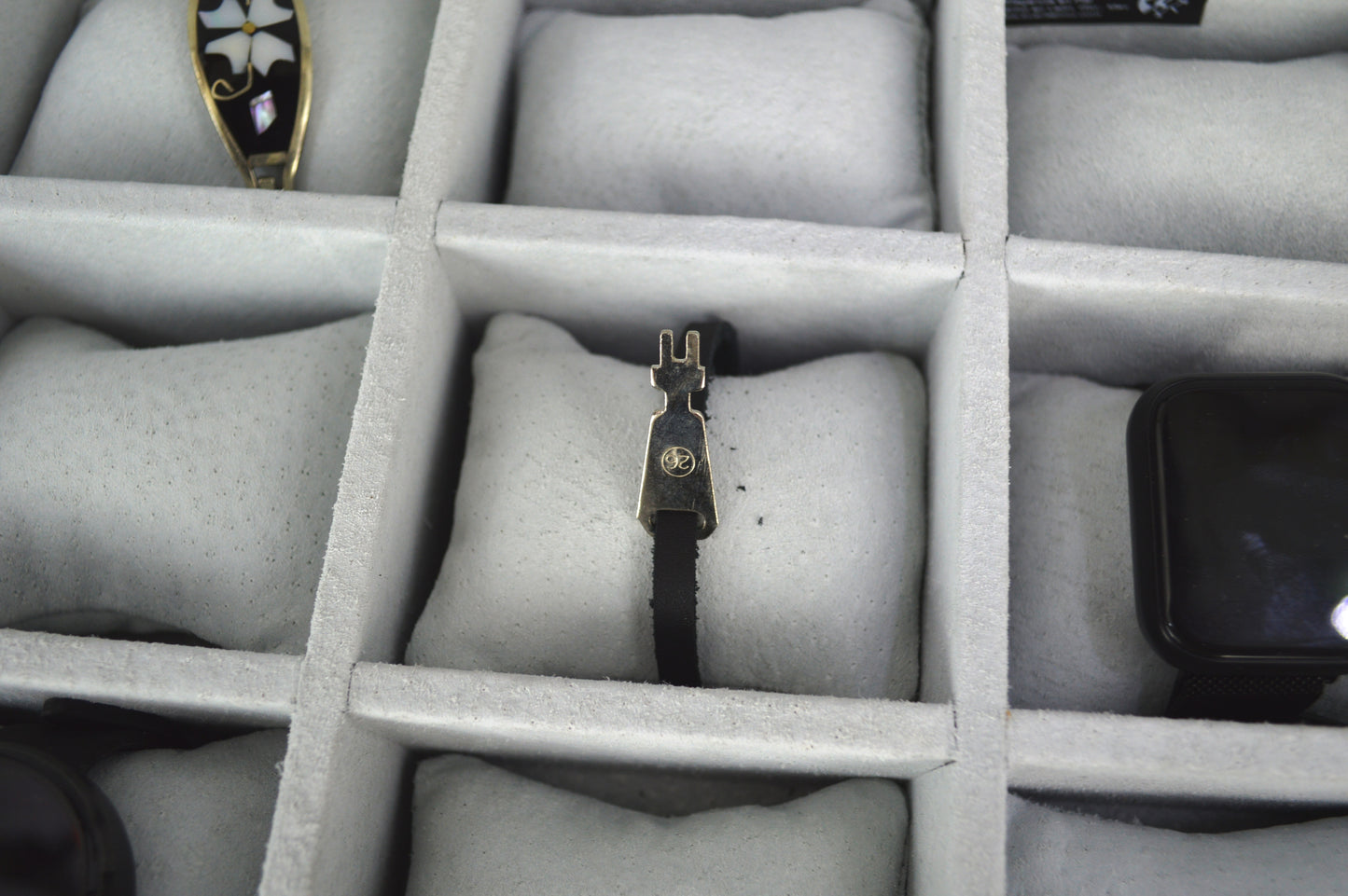 PORTA RELOJ 15 R CON CHAPA AC1516